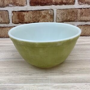 Pyrex Mixing Bowl Avocado Green White‎ Vintage Ovenware READ
